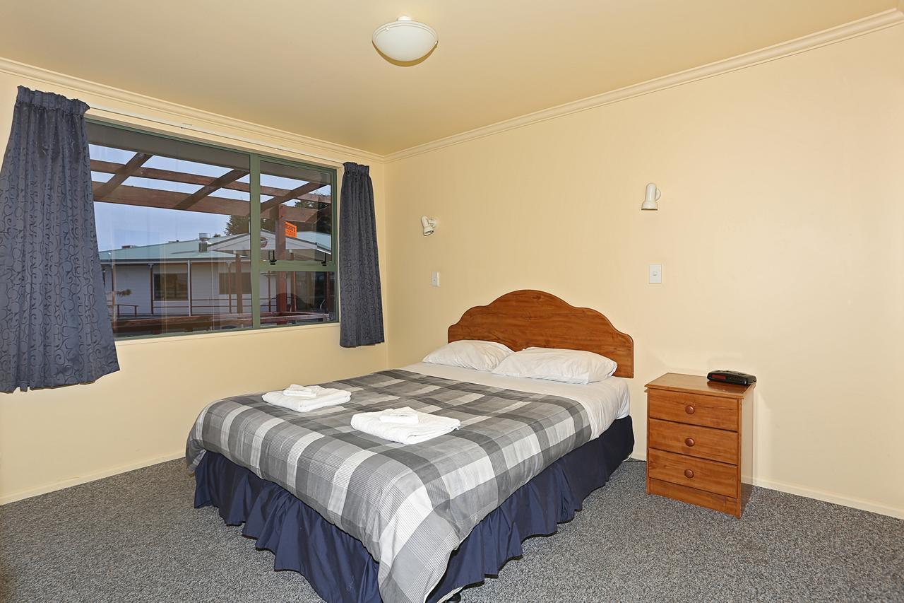 Tui Base Camp Hotell Tuatapere Eksteriør bilde